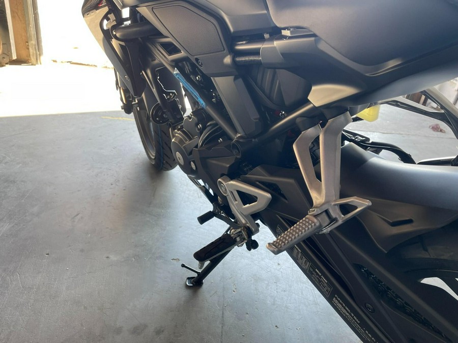 2025 Honda CB300R ABS