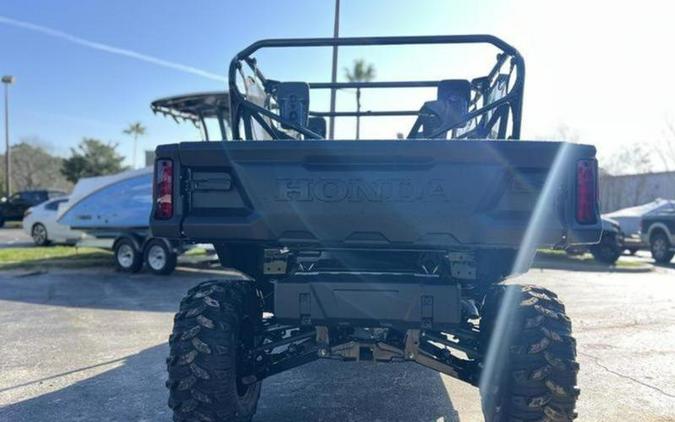 2025 Honda® Pioneer 1000-6 Deluxe Crew