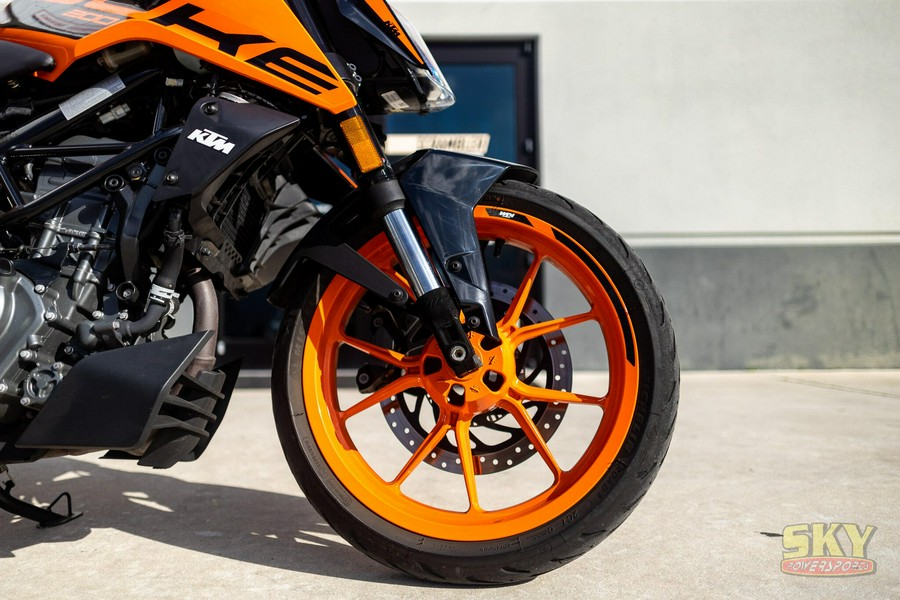 2023 KTM 200 DUKE