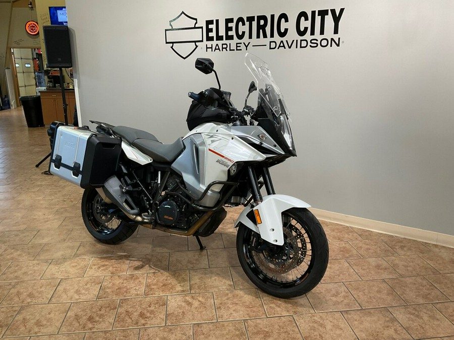 2016 KTM Super Adventure 1290 White