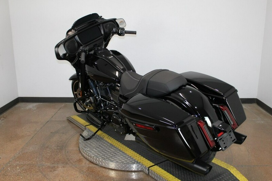 Harley-Davidson Street Glide® 2024 FLHX 84439766 VIVID BLACK