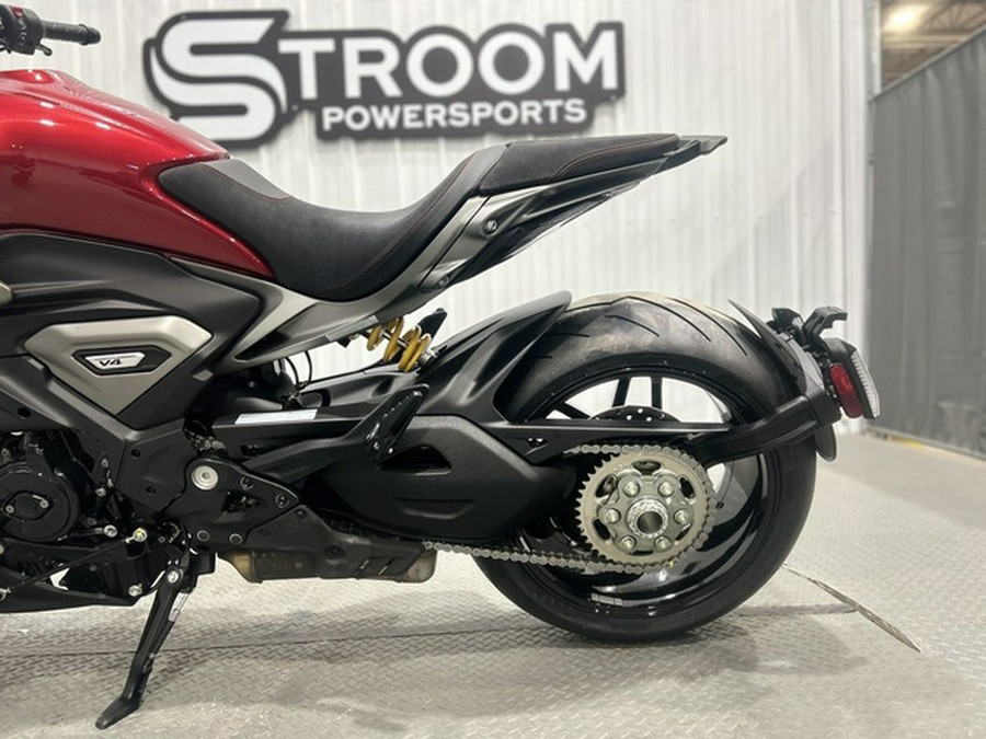 2026 Ducati XDiavel V4 Burning Red V4