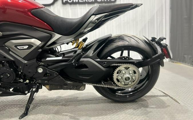 2026 Ducati XDiavel V4 Burning Red V4