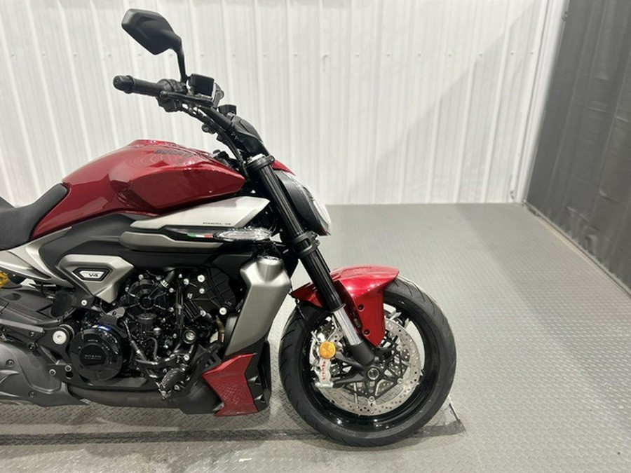 2026 Ducati XDiavel V4 Burning Red V4