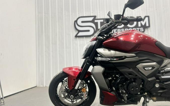 2026 Ducati XDiavel V4 Burning Red V4