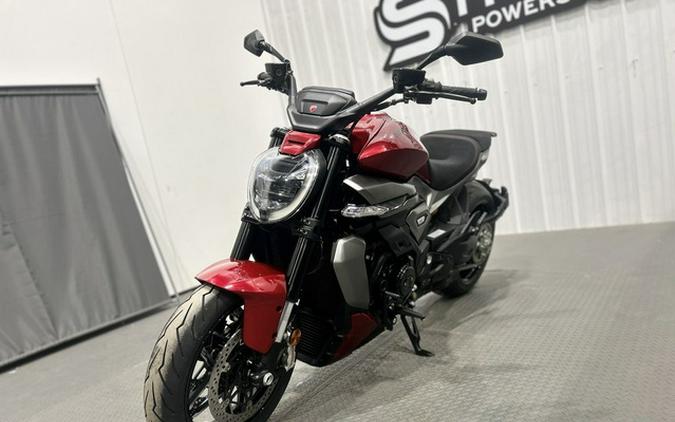 2026 Ducati XDiavel V4 Burning Red V4