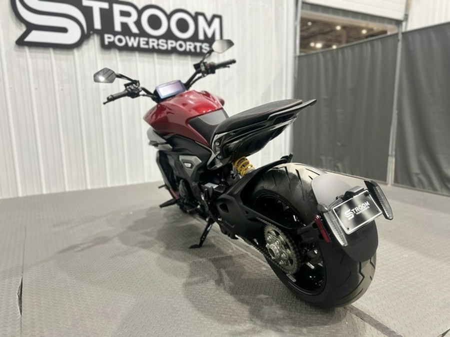 2026 Ducati XDiavel V4 Burning Red V4
