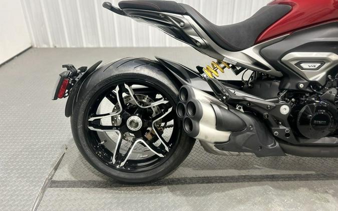 2026 Ducati XDiavel V4 Burning Red V4