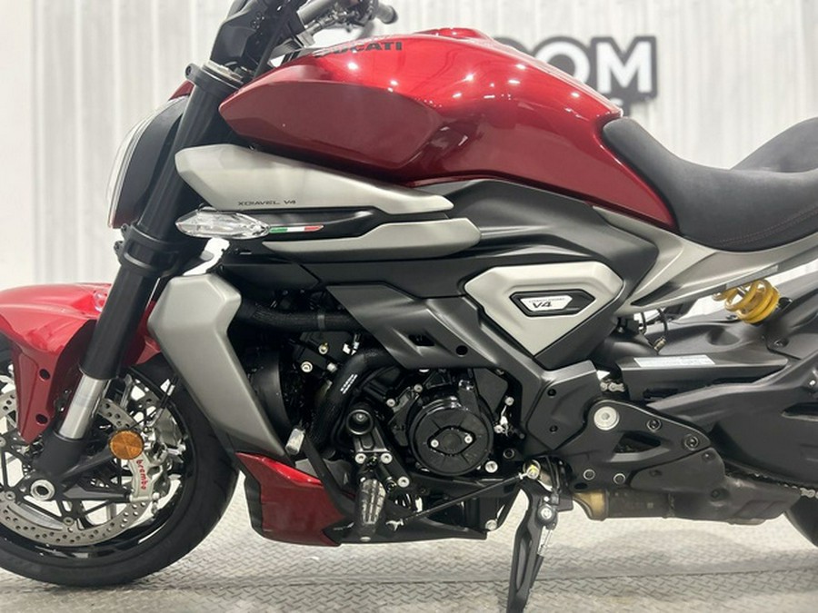 2026 Ducati XDiavel V4 Burning Red V4