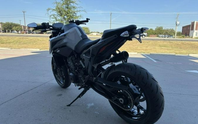 2024 KTM Duke 790