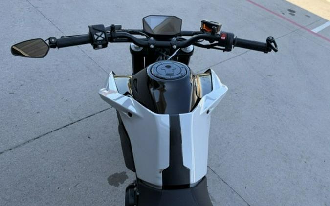 2024 KTM Duke 790
