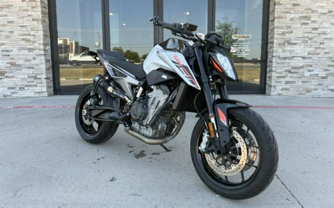 2024 KTM Duke 790