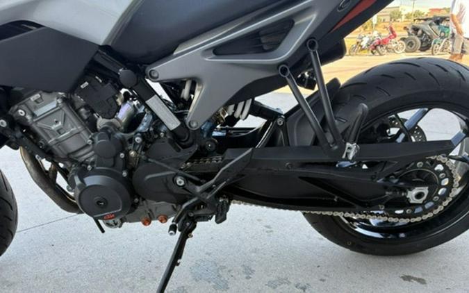 2024 KTM Duke 790