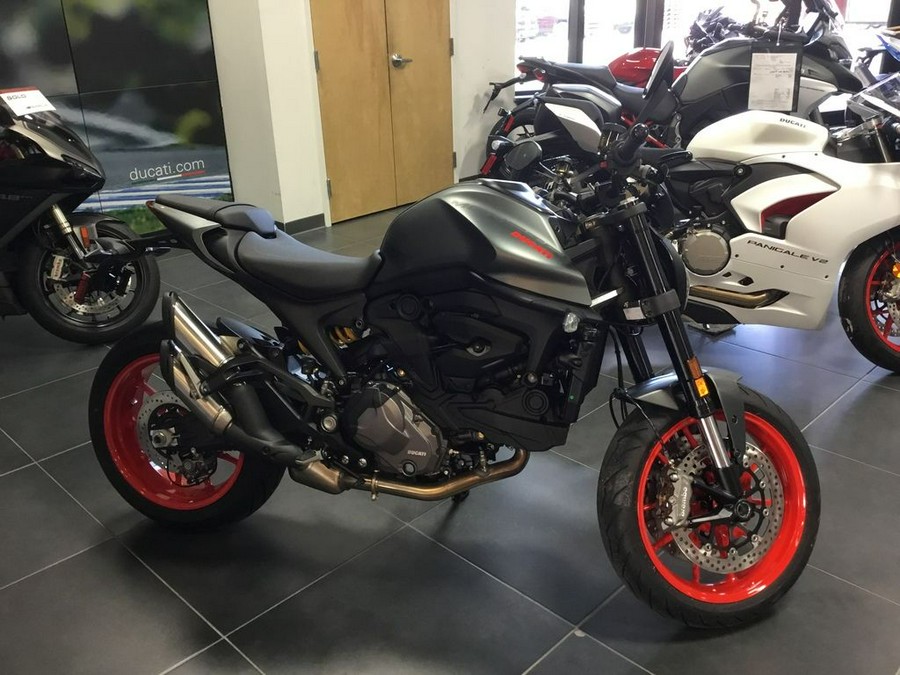 2024 Ducati MONSTER 937 PLUS