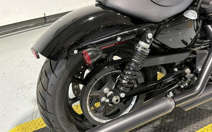 2021 Harley-Davidson® Iron 1200™ Vivid Black