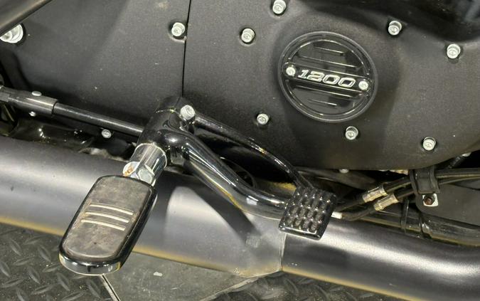 2021 Harley-Davidson® Iron 1200™ Vivid Black