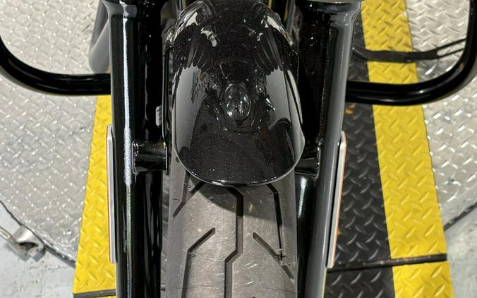 2021 Harley-Davidson® Iron 1200™ Vivid Black