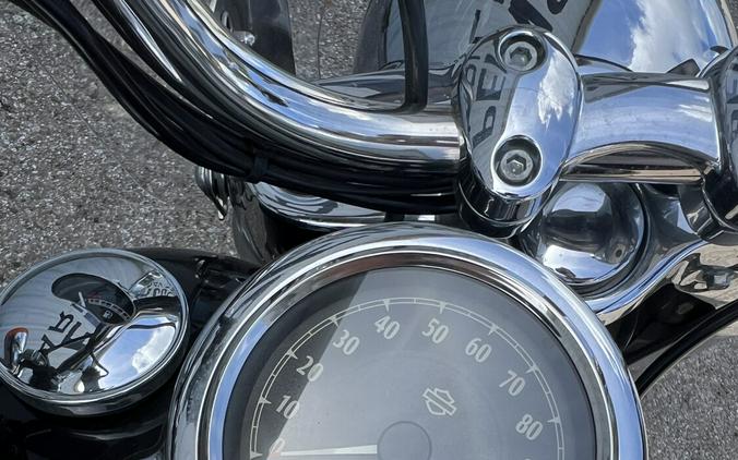 2016 Harley-Davidson® Switchback™ Vivid Black