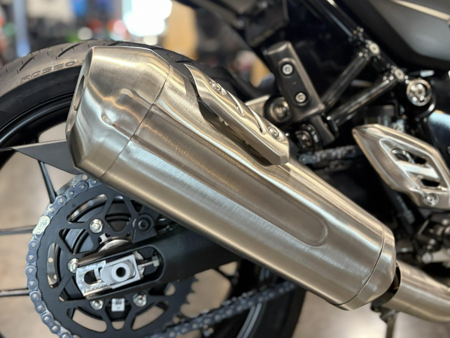 2026 Triumph Thruxton 400