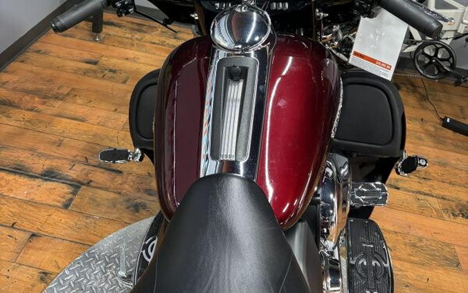 2016 Harley-Davidson® Ultra Limited MYS RED/VEL RED W/PINSTRIPE