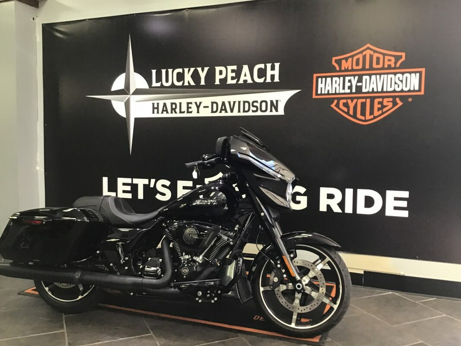 2024 Harley-Davidson® Street Glide® Vivid Black - Black Finish