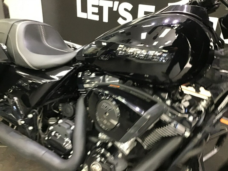 2024 Harley-Davidson® Street Glide® Vivid Black - Black Finish