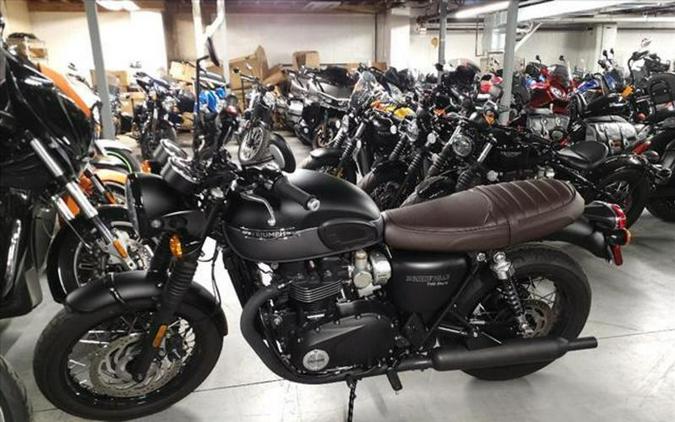 2022 Triumph Bonneville Bobber Jet Black