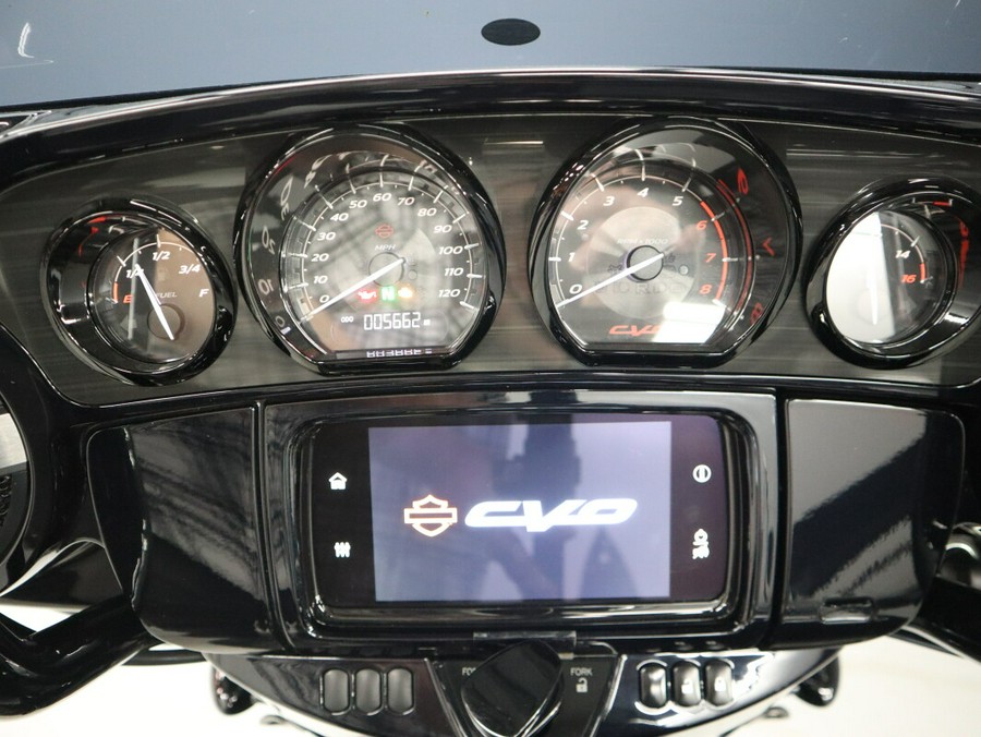 2022 Harley-Davidson CVO Street Glide