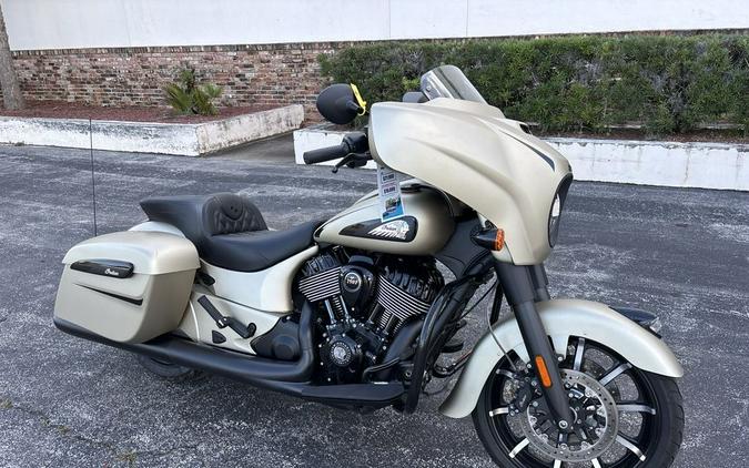 2022 Indian Motorcycle® Chieftain® Dark Horse® Icon Dirt Track Smoke