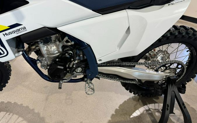 2025 Husqvarna FC 250