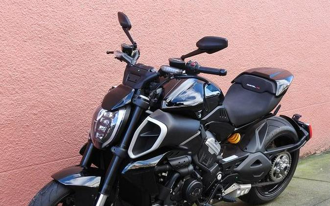 2024 Ducati Diavel V4 Black