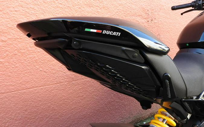 2024 Ducati Diavel V4 Black