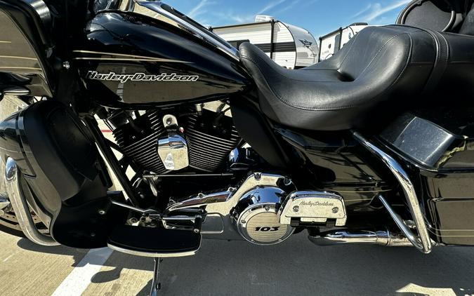 2011 Harley-Davidson Road Glide Ultra Vivid Black