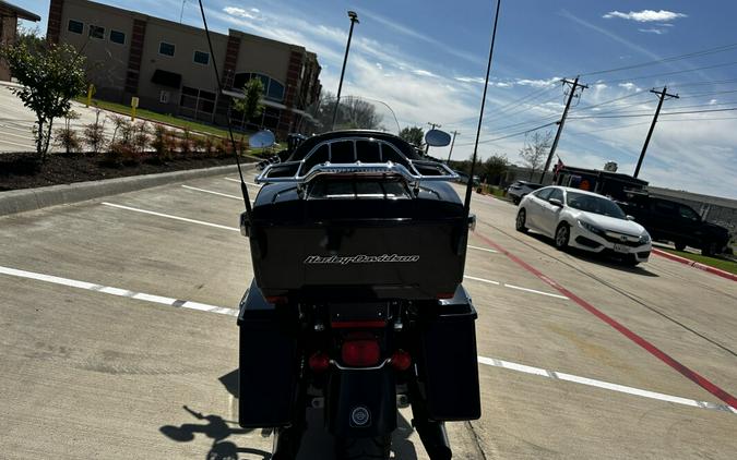 2011 Harley-Davidson Road Glide Ultra Vivid Black