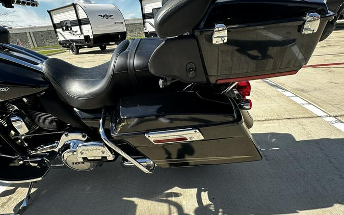 2011 Harley-Davidson Road Glide Ultra Vivid Black