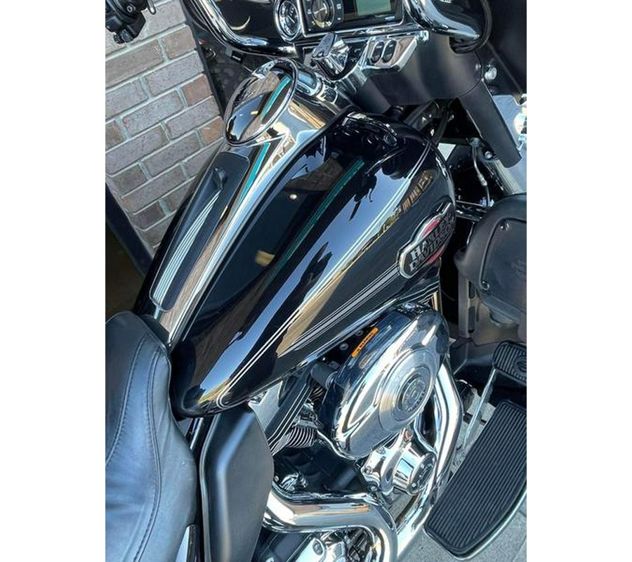 2013 Harley-Davidson® FLHTCU - Electra Glide® Ultra Classic®