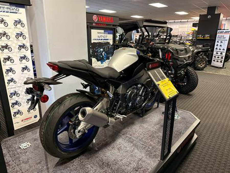 2025 Yamaha MT-10 SP