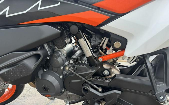 2024 KTM SMT 890