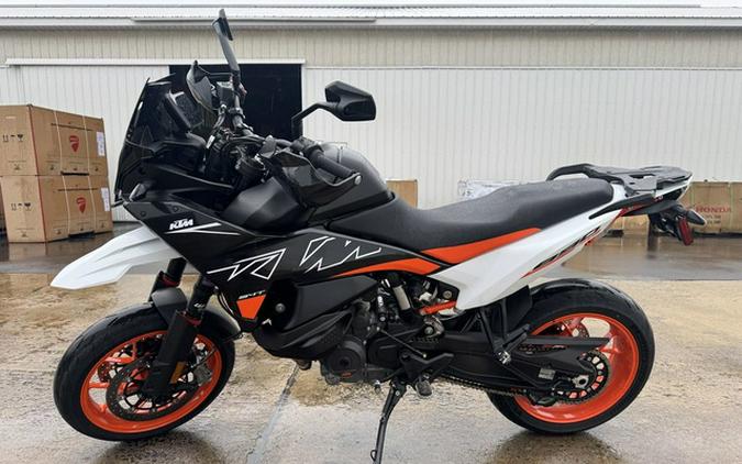 2024 KTM SMT 890