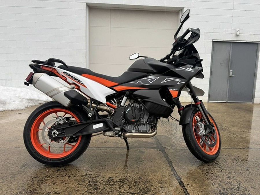 2024 KTM SMT 890