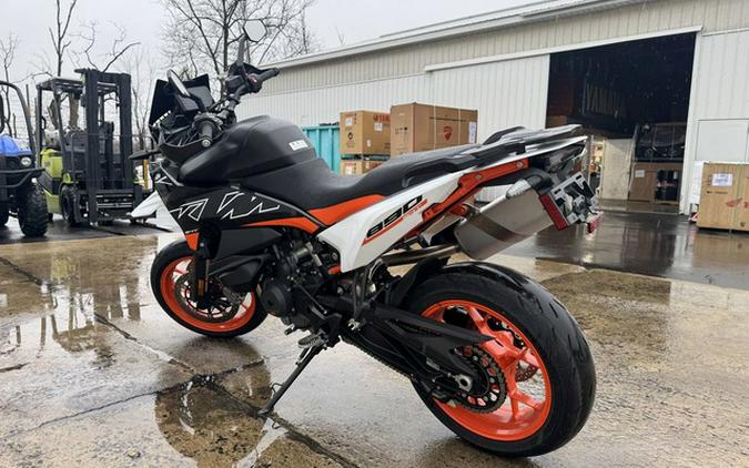 2024 KTM SMT 890
