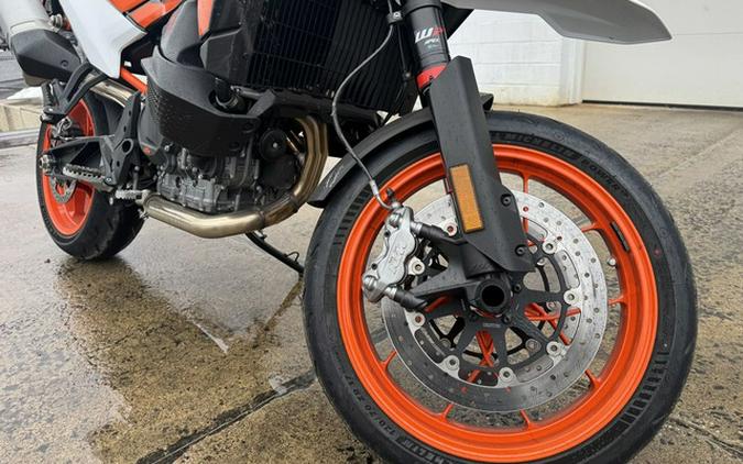2024 KTM SMT 890