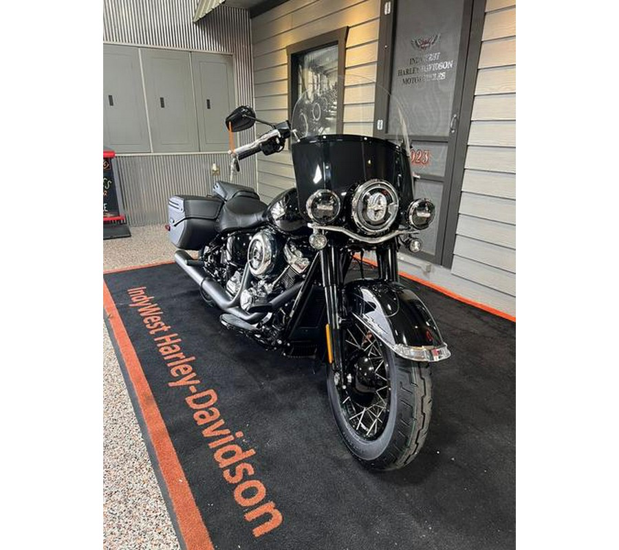 2025 Harley-Davidson® FLHC - Heritage Classic