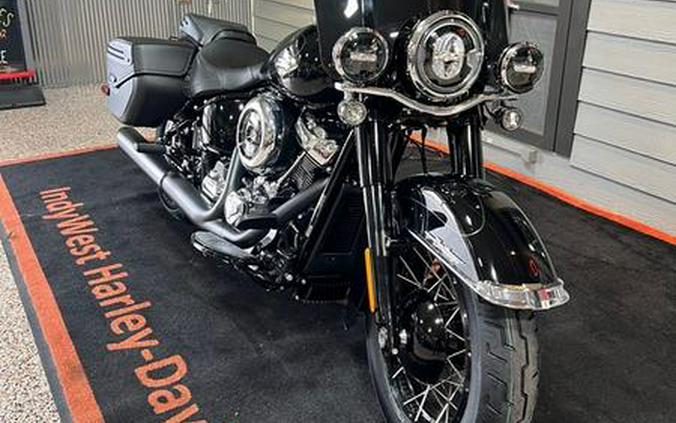 2025 Harley-Davidson® FLHC - Heritage Classic