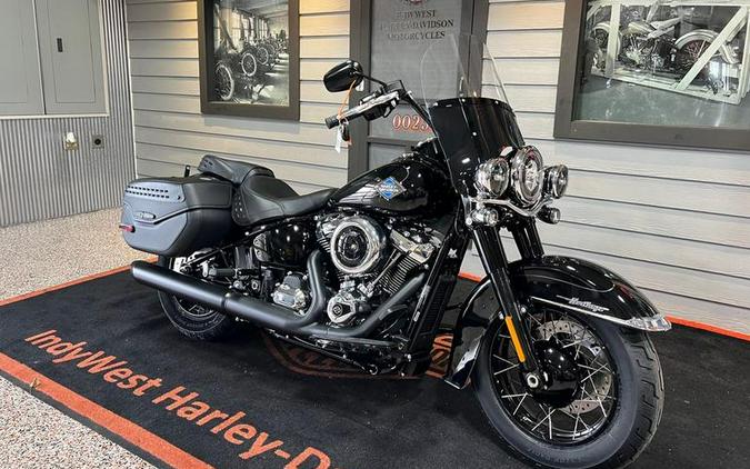 2025 Harley-Davidson® FLHC - Heritage Classic