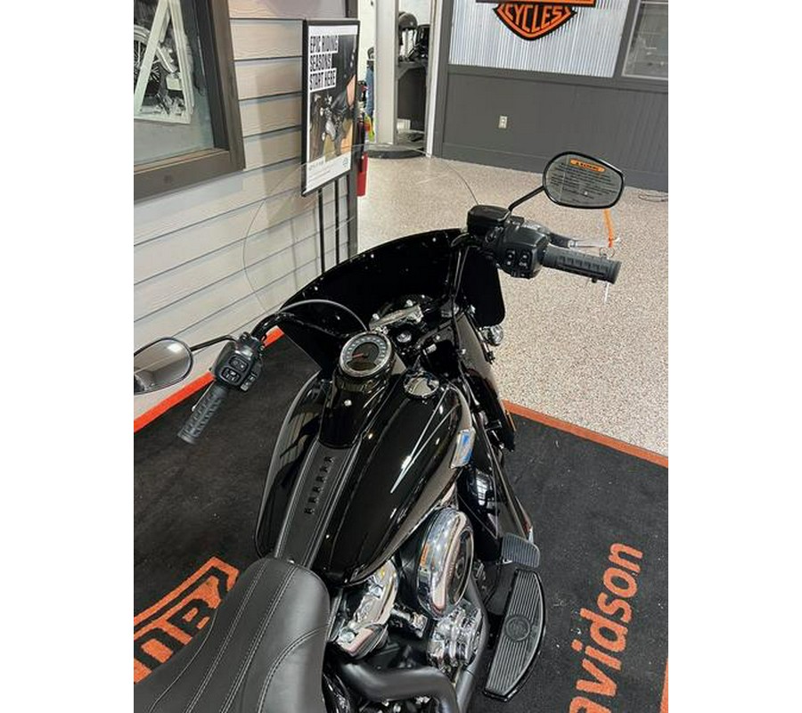 2025 Harley-Davidson® FLHC - Heritage Classic