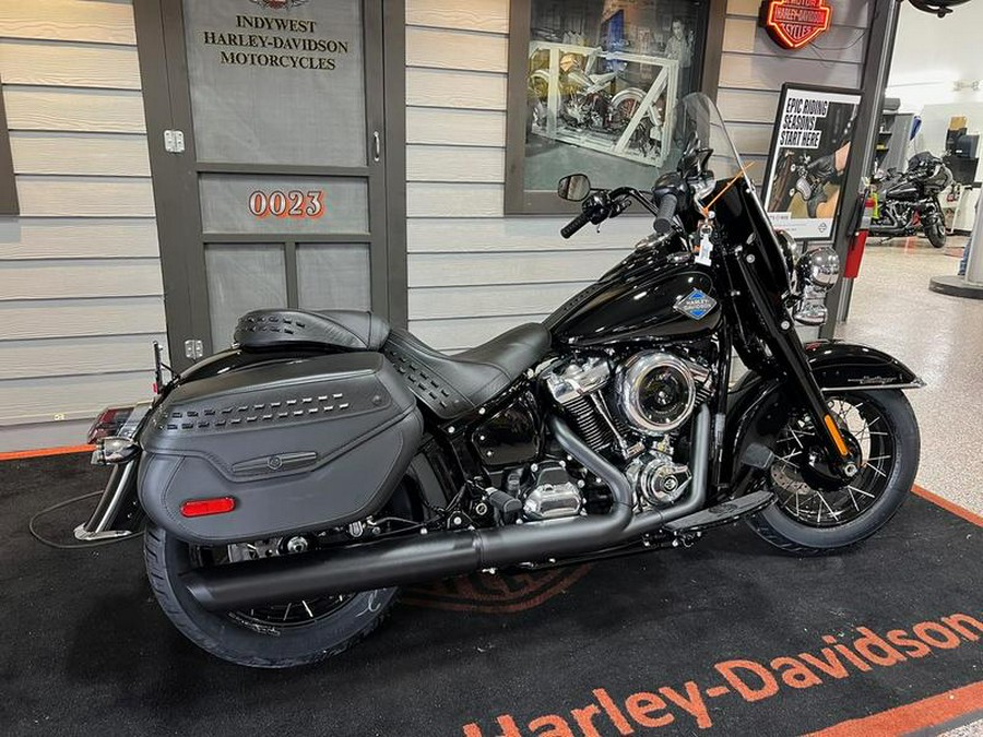 2025 Harley-Davidson® FLHC - Heritage Classic