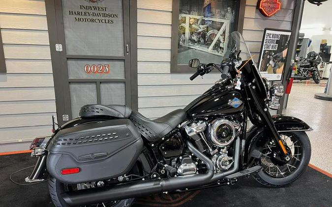 2025 Harley-Davidson® FLHC - Heritage Classic