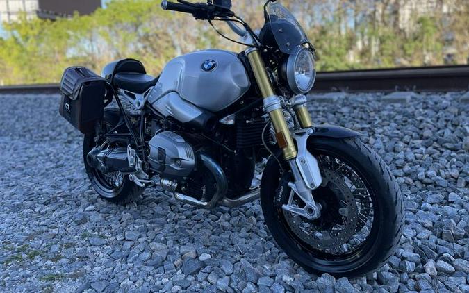 2016 BMW R nineT Scrambler Monolith Metallic Matt