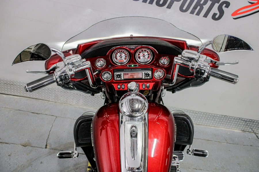 2009 Harley-Davidson CVO™ Ultra Classic® Electra Glide®